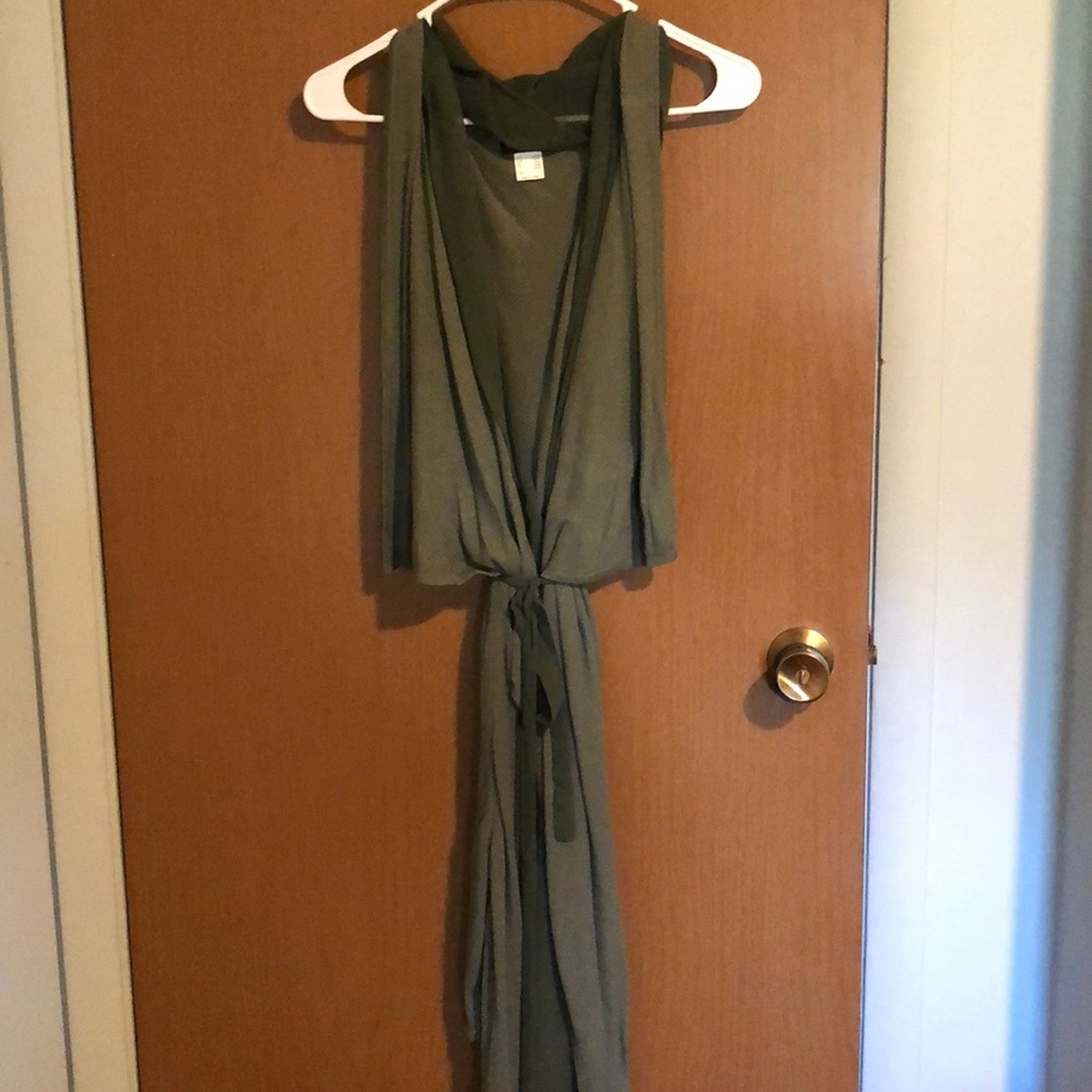 Long, flowy, option to tie at waist vest
